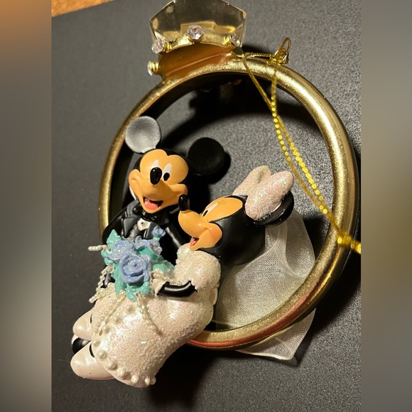 Mickey and Minnie Bride and Groom ornament. - Picture 10 of 12